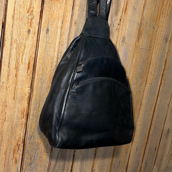 Perlina  Black Leather Backpack - Picture 2 of 9